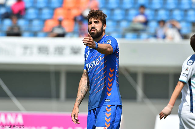 ファンマ（長崎）のシュートはバーを叩き、3試合連続得点ならず【明治安田Ｊ２ 第12節 長崎vs水戸】