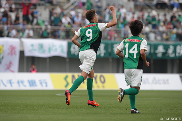 後半アディショナルタイム5分の土壇場に同点ゴールを決めたジョン ガブリエル（相模原）【明治安田Ｊ３ 第7節 相模原vs沼津】