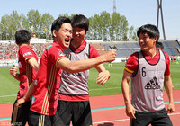 数的不利な状況で貴重な追加点を奪取した佐藤 洸一（金沢）【明治安田Ｊ２ 第12節 金沢vs千葉】