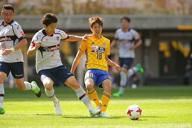 古巣を相手に90分間奮闘した三田 啓貴（仙台）【明治安田Ｊ１ 第10節 仙台vsFC東京】