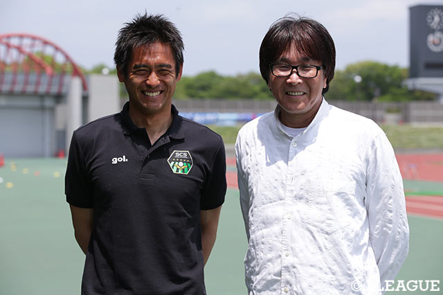 川口 能活選手と『キャプテン翼』の高橋 陽一先生が記念撮影！豪華すぎるコラボレーション！【明治安田Ｊ３ 第7節 相模原vs沼津】