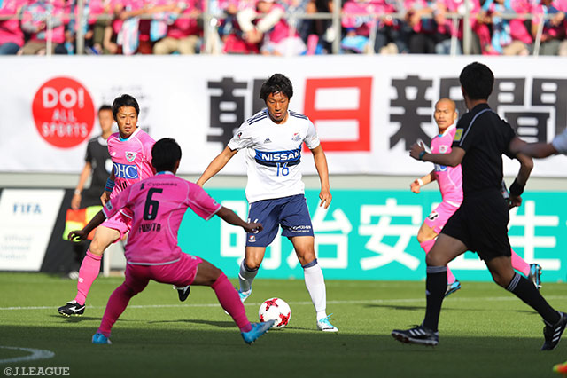 果敢に今季初得点を狙うも、シュートがポストに阻まれた伊藤 翔（横浜FM）【明治安田Ｊ１ 第10節 鳥栖vs横浜FM】