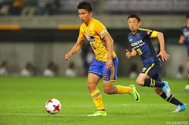 両チーム最多4本のシュートを放ち、ゴールを果敢に狙った西村 拓真（仙台）【ルヴァンカップ GS 第5節 仙台vs柏】