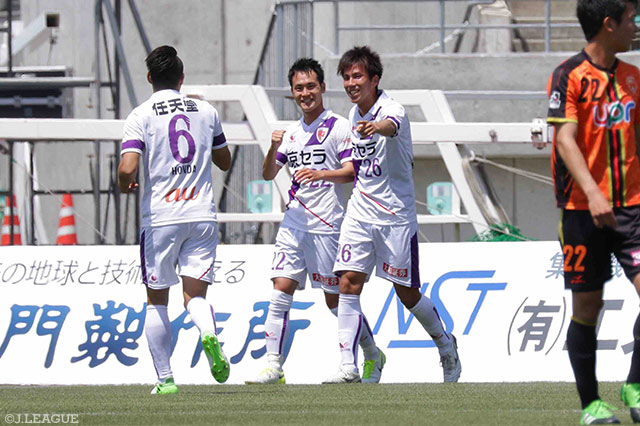 小屋松 知哉（#22）の今季3点目で先制した京都【明治安田Ｊ２ 第13節 山口vs京都】