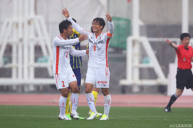 7分間で2ゴールを奪い、今季アウェイ初勝利に貢献した小島 秀仁（愛媛）【明治安田Ｊ２ 第13節 群馬vs愛媛】