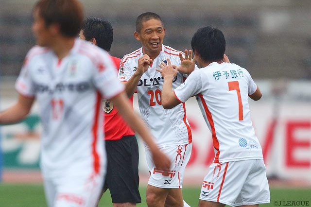 ダメ押し点を決め、Ｊ２通算50得点を達成した河原 和寿（愛媛）【明治安田Ｊ２ 第13節 群馬vs愛媛】