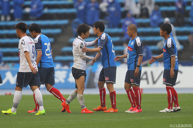 雨中の一戦は互いに決め手を欠き、スコアレスドロー【明治安田Ｊ２ 第13節 水戸vs横浜FC】
