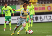 チーム最多の4本のシュートを放ち、反撃を試みた中村 慶太（長崎）【明治安田Ｊ２ 第13節 千葉vs長崎】