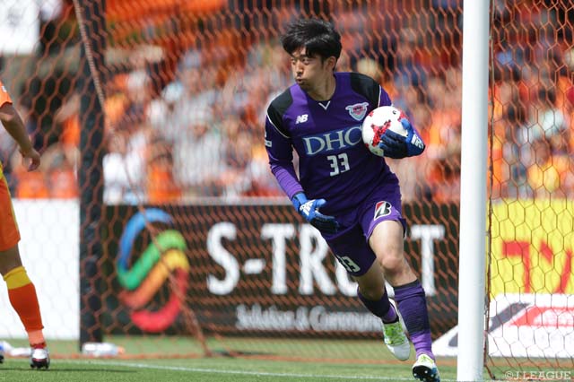 ゴール前での1対1などピンチにも落ち着いて対応した権田 修一（鳥栖）【明治安田Ｊ１ 第11節 清水vs鳥栖】