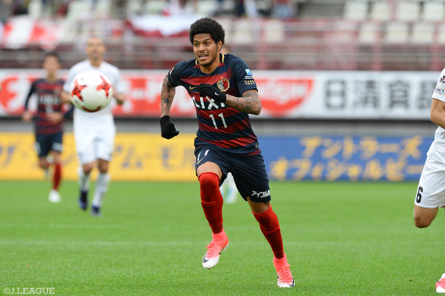 1点差に詰め寄る反撃のゴールを挙げたレアンドロ（鹿島）【明治安田Ｊ１ 第11節 鹿島vs神戸】