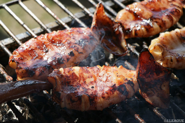 こんな美味しそうなグルメがあるならスタジアムに行くっきゃない！【明治安田Ｊ２ 第14節 愛媛vs岡山】