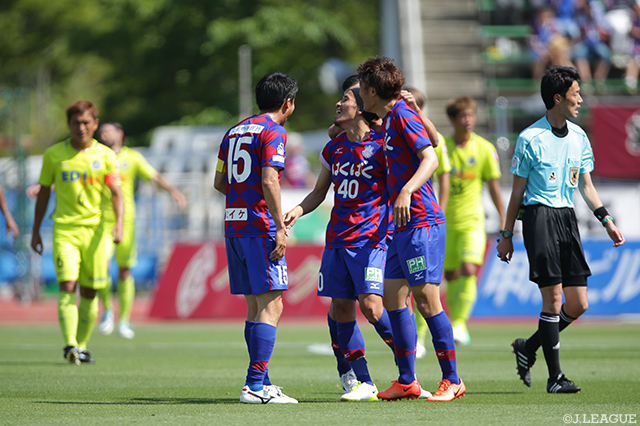 移籍後初得点となる先制ゴールを決めた小椋 祥平（甲府）【明治安田Ｊ１ 第12節 甲府vs広島】