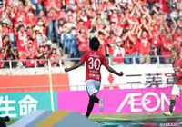 逆転を許した直後の74分にハットトリックとなる同点ゴールを決めた興梠 慎三（浦和）【明治安田Ｊ１ 第12節 浦和vs清水】