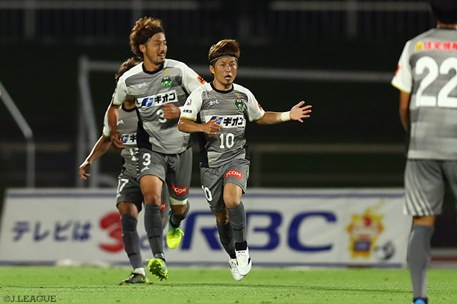 途中出場で起死回生の同点ゴールを決めた菊岡 拓朗（相模原 #10）【明治安田Ｊ３ 第9節 琉球vs相模原】