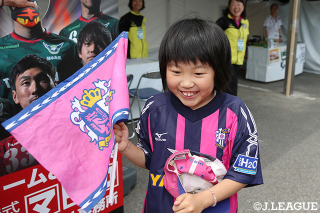 ユニ・フラッグ・帽子と完全装備でC大23をサポート！【明治安田Ｊ３ 第9節 鳥取vsC大23】