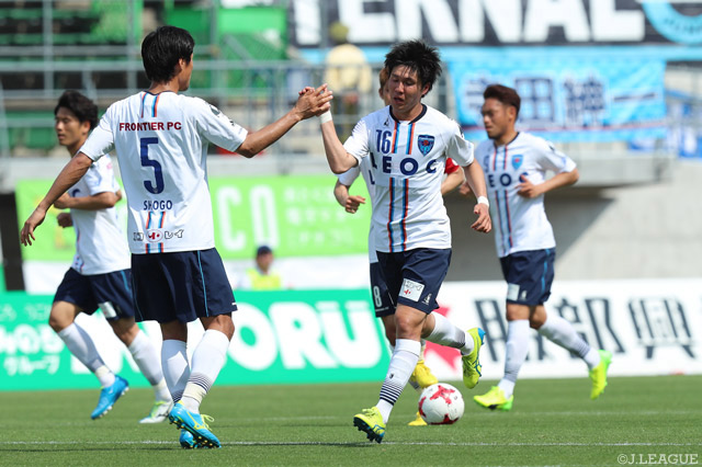 横浜FCの反撃は新井 純平の1点に留まった【明治安田Ｊ２ 第15節 岡山vs横浜FC】