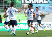 横浜FCの反撃は新井 純平の1点に留まった【明治安田Ｊ２ 第15節 岡山vs横浜FC】