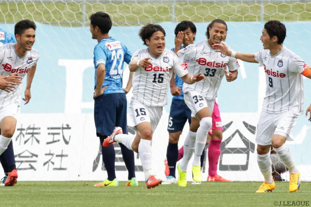 岡田 翔平の逆転弾で今季初の連勝と最下位脱出を果たした群馬【明治安田Ｊ２ 第15節 讃岐vs群馬】