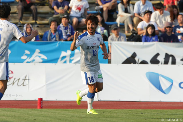 CKから同点ヘッドをねじ込んだ伊佐 耕平（大分）【明治安田Ｊ２ 第15節 町田vs大分】