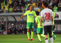 力強いプレーで見事に同点ゴールを奪った指宿 洋史（千葉）【明治安田Ｊ２ 第15節 千葉vs熊本】