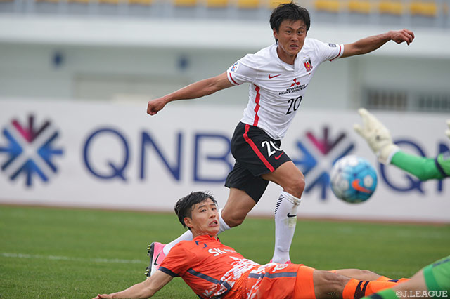 李 忠成（浦和）がゴールに迫るも相手GKの好守に阻まれた【ＡＣＬ ラウンド16 第1戦 済州vs浦和】