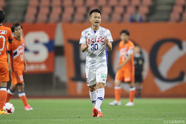 交代出場で今季初得点となる追加点を決めた保坂 一成（甲府）【ルヴァンカップ GS 第6節 新潟vs甲府】