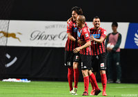 開始４分に先制ヘッドを決めた上原 慎也（札幌）【ルヴァンカップ GS 第6節 札幌vs仙台】