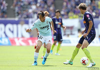 鋭いシュートで広島ゴールを強襲した松井 大輔（磐田）【明治安田Ｊ１ 第13節 広島vs磐田】