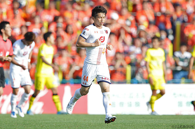 反撃の一撃を鮮やかに突き刺した瀬川 祐輔（大宮）【明治安田Ｊ１ 第13節 柏vs大宮】