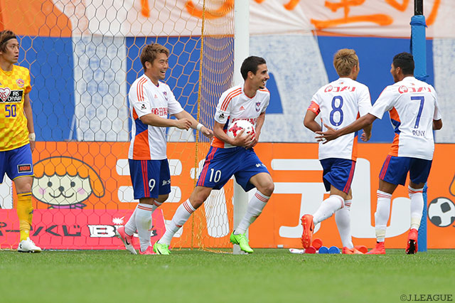 Ｊ初得点となる先制ゴールを押し込んだチアゴ ガリャルド（新潟 #10）【明治安田Ｊ１ 第13節 仙台vs新潟】