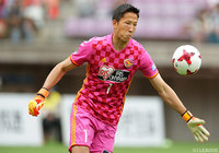 逆転直後の大ピンチを見事に阻止したシュミット ダニエル（仙台）【明治安田Ｊ１ 第13節 仙台vs新潟】