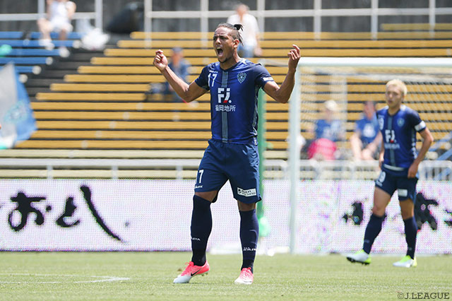 福岡の反撃はウェリントンの1点止まり【明治安田Ｊ２ 第16節 福岡vs群馬】