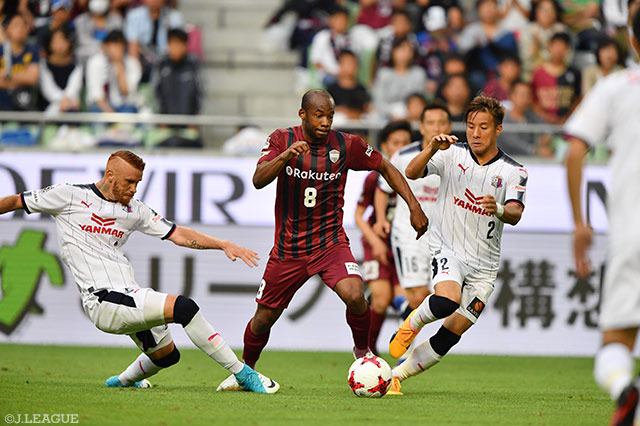 同点弾の起点になり、流れを変えたウエスクレイ（神戸）【明治安田Ｊ１ 第13節 神戸vsＣ大阪】