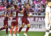 リーグ戦3試合連続得点となる技ありの同点弾を決めた渡邉 千真（神戸）【明治安田Ｊ１ 第13節 神戸vsＣ大阪】