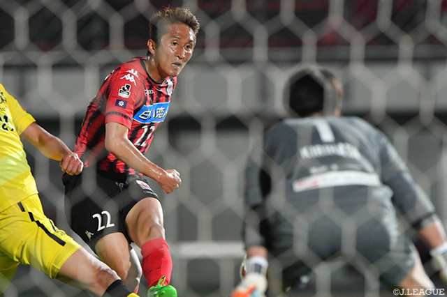 途中出場から追加点を狙った金園 英学（札幌）【ルヴァンカップ GS 第7節 札幌vs柏】