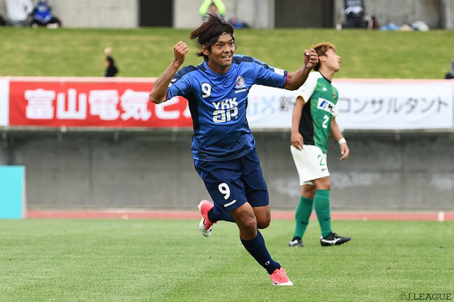 タイトな角度から豪快に先制ゴールを決めた苔口 卓也（富山）【明治安田Ｊ３ 第11節 富山vs相模原】