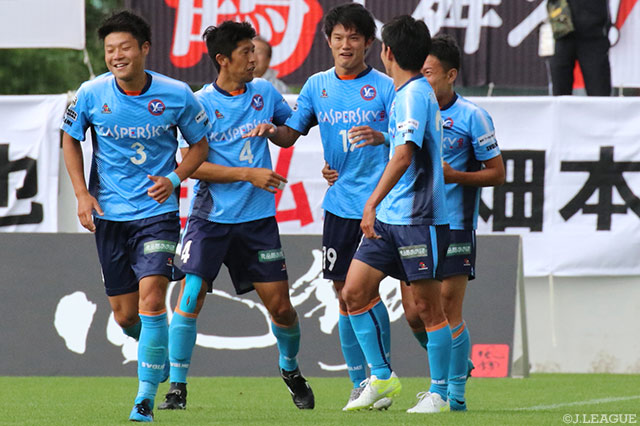 Ｊ初得点となる決勝ヘッドを決めた西山 雄介（YS横浜 #19）【明治安田Ｊ３ 第11節 盛岡vsYS横浜】