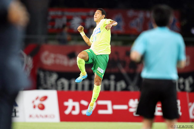 矢の様な一撃で先制点を挙げたキム ボムヨン（千葉）【明治安田Ｊ２ 第17節 岡山vs千葉】