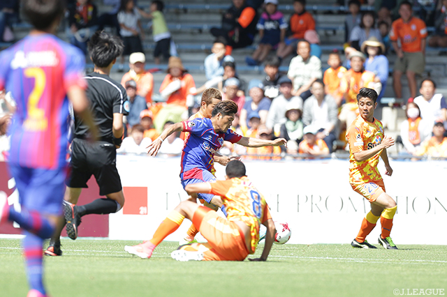 巧みなトラップとステップで技ありの先制ゴールを決めた大久保 嘉人（FC東京）【明治安田Ｊ１ 第14節 清水vsFC東京】