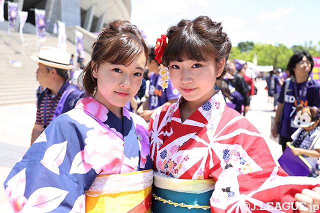 浴衣姿がばっちり決まってます！【明治安田Ｊ１ 第14節 広島vs鹿島】