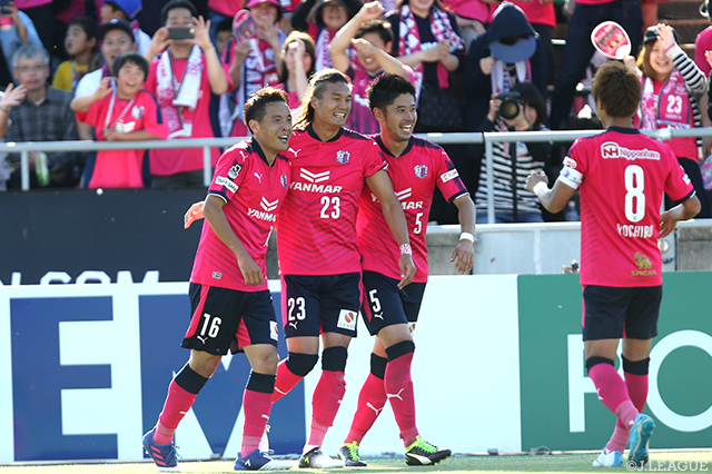 73分に今季初ゴールとなるヘッドで追加点をもたらした山下 達也（Ｃ大阪）【明治安田Ｊ１ 第14節 Ｃ大阪vs新潟】