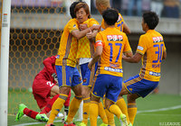 Ｊ１通算50点目となる先制ヘッドを決めた石原 直樹（仙台）【明治安田Ｊ１ 第14節 仙台vs甲府】