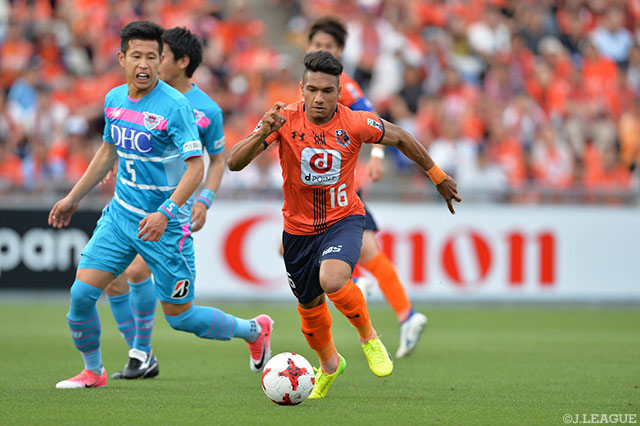 交代出場で攻撃を活性化させたマテウス（大宮）【明治安田Ｊ１ 第14節 大宮vs鳥栖】