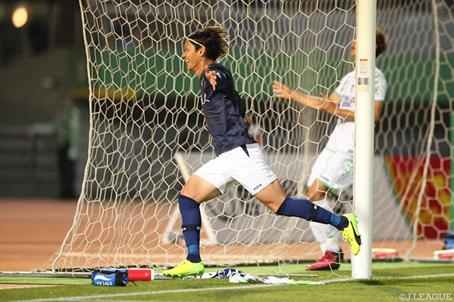 本領発揮の2ゴールで劇的逆転勝利に導いた藤本 憲明（鹿児島）【明治安田Ｊ３ 第11節 鹿児島vs鳥取】