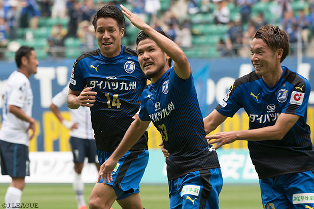 鈴木 惇（#33）の加入後初得点で先制した大分【明治安田Ｊ２ 第18節 大分vs横浜FC】