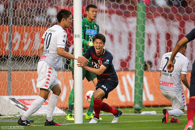 山本 脩斗の今季初得点となる先制ヘッドで幸先良く先制した鹿島【明治安田Ｊ１ 第15節 鹿島vs札幌】
