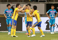 今季初得点となる同点ゴールを押し込んだ中野 嘉大（仙台）【明治安田Ｊ１ 第15節 鳥栖vs仙台】