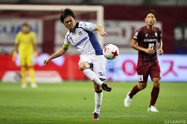 自身のＪ１通算550試合出場達成を白星で飾った遠藤 保仁（Ｇ大阪）【明治安田Ｊ１ 第15節 神戸vsＧ大阪】