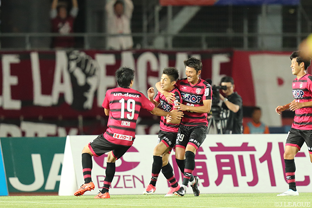 52分に左足で先制ゴールを決めた豊川 雄太（岡山）【明治安田Ｊ２ 第19節 岡山vs岐阜】