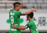 2試合連続で2ゴールを挙げたドウグラス ヴィエイラ（東京Ｖ）【明治安田Ｊ２ 第19節 東京Ｖvs愛媛】